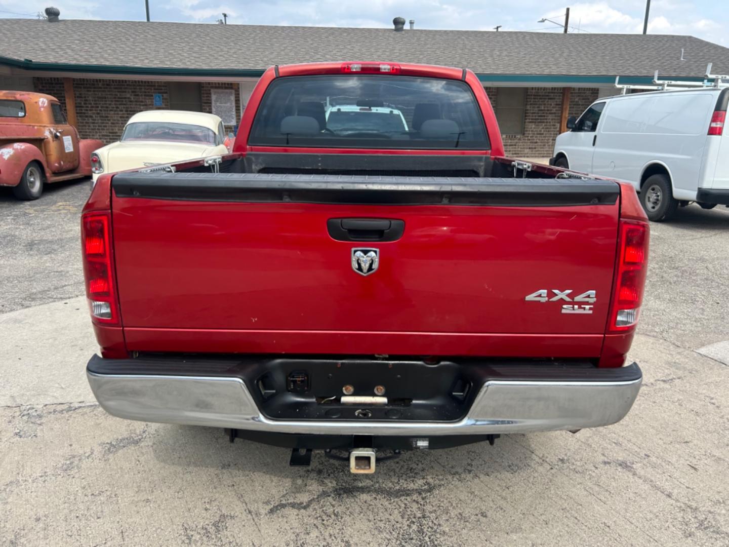 2006 Red /Beige Dodge Ram 1500 (1D7HU18N36S) with an 4.7L V8 F OHV engine, Automatic transmission, located at 1687 Business 35 S, New Braunfels, TX, 78130, (830) 625-7159, 29.655487, -98.051491 - Photo#2